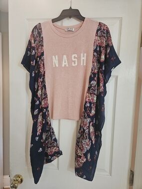 Ash Pink 'NASH' Tee with Navy Paisley Kimono Overlay